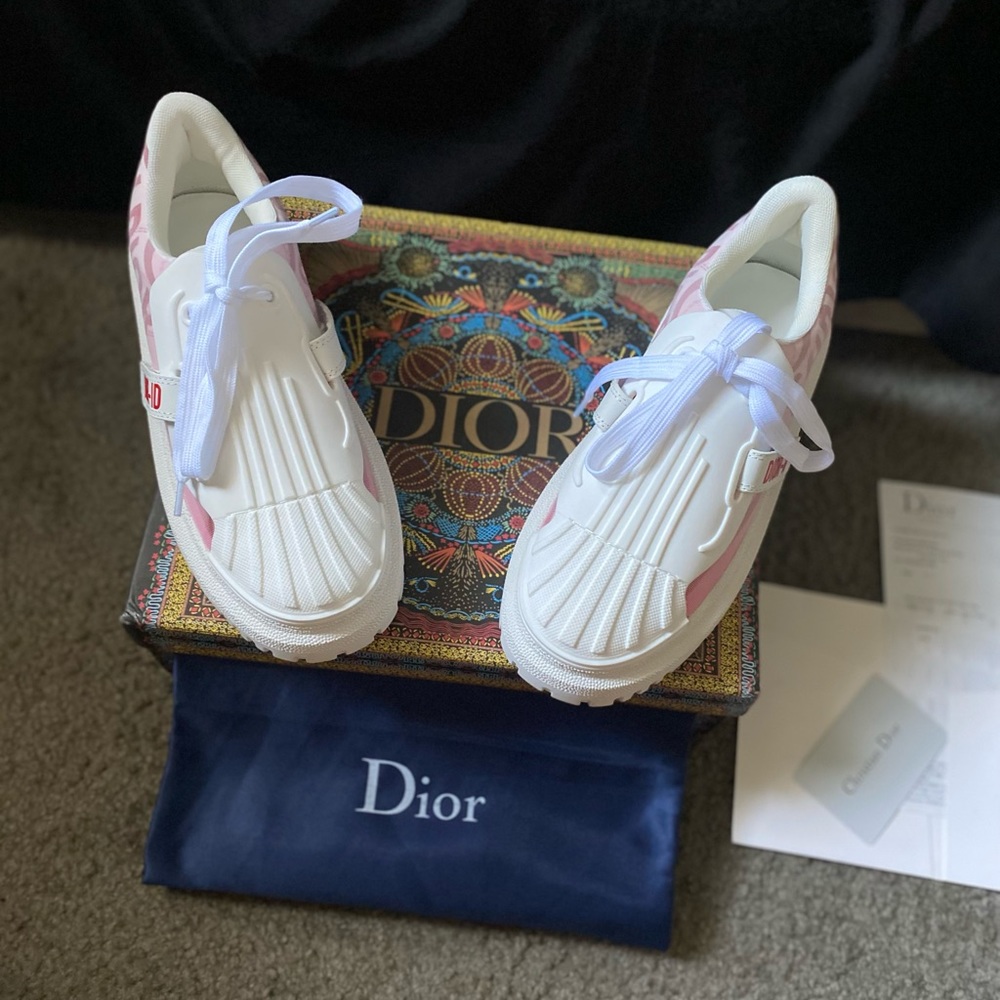 Dior I’d (pink & white) - Picture 2 of 3
